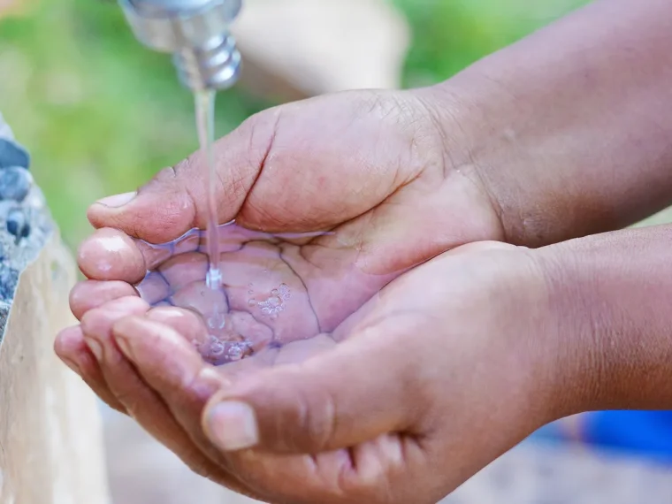 Aujourd’hui, notre Fondation a pour objet de soutenir ou mettre en œuvre, en France comme à l’étranger, toute action visant à améliorer les conditions de vie, dont l’accès à l’eau potable.